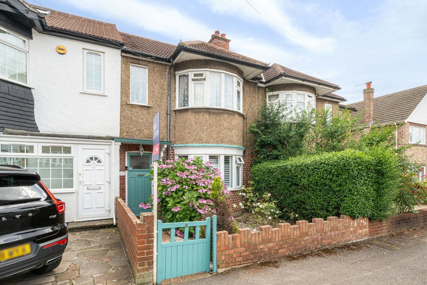 under offer chelston road london 34360 - Gibbs Gillespie