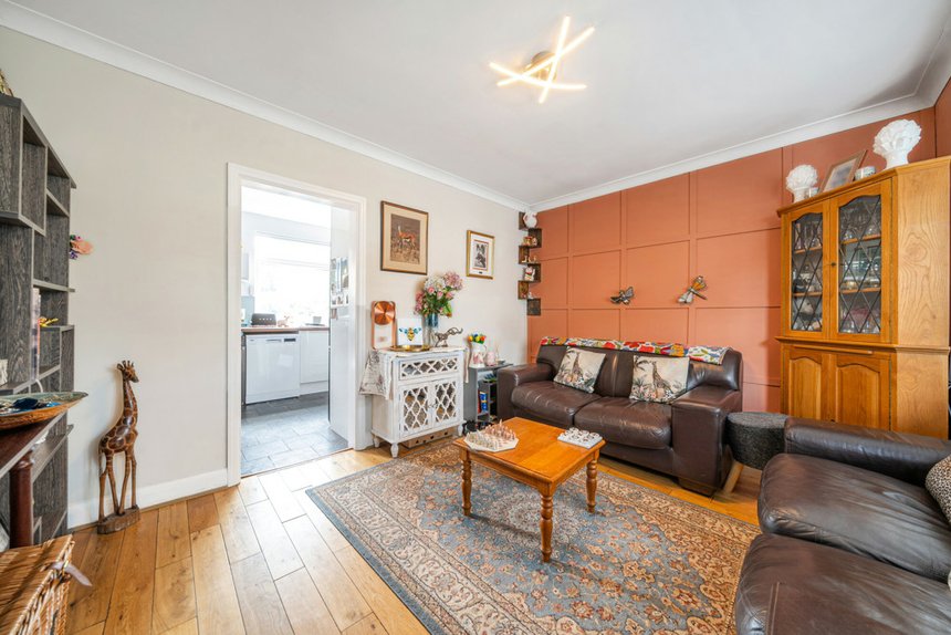 under offer chelston road london 34360 - Gibbs Gillespie