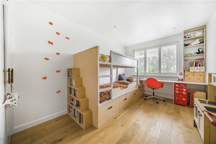 for sale stratton close london 34362 - Gibbs Gillespie