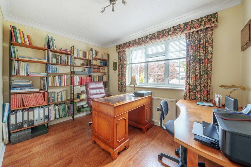 for sale moreland drive london 34368 - Gibbs Gillespie