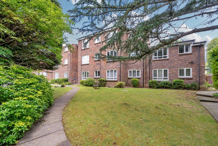 for sale ridgeway court london 34378 - Gibbs Gillespie