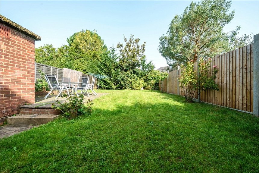 under offer springfield gardens london 34379 - Gibbs Gillespie