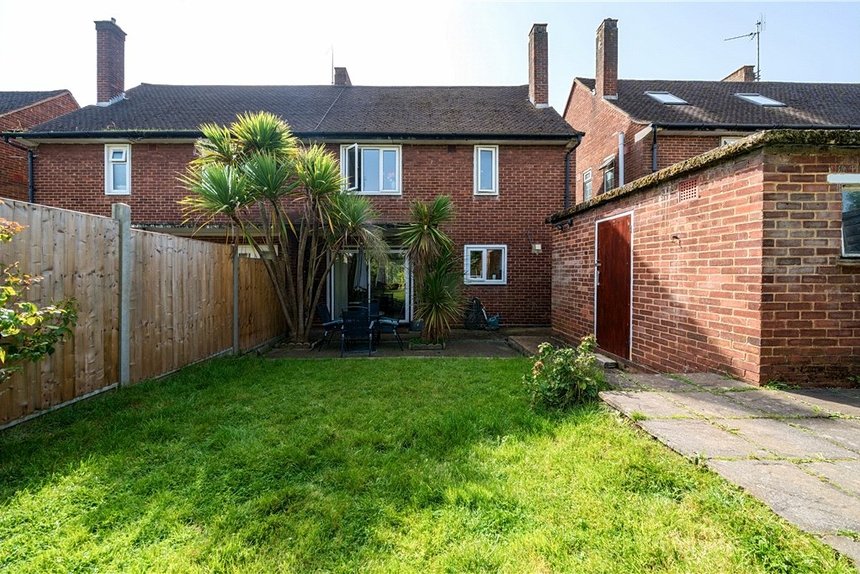 under offer springfield gardens london 34379 - Gibbs Gillespie