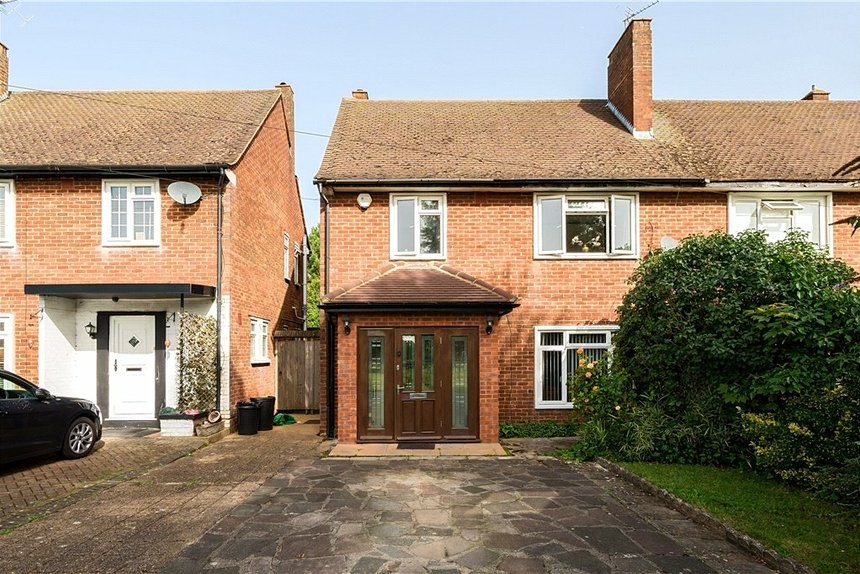 under offer springfield gardens london 34379 - Gibbs Gillespie