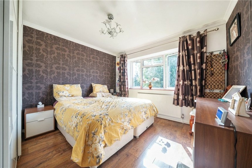 under offer springfield gardens london 34379 - Gibbs Gillespie