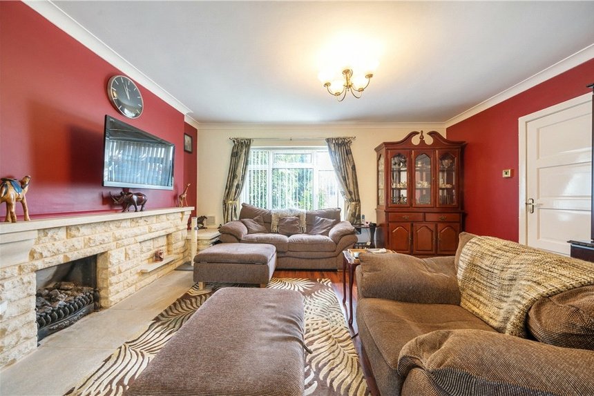 under offer springfield gardens london 34379 - Gibbs Gillespie