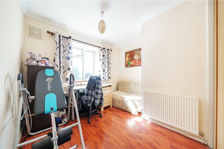 under offer springfield gardens london 34379 - Gibbs Gillespie