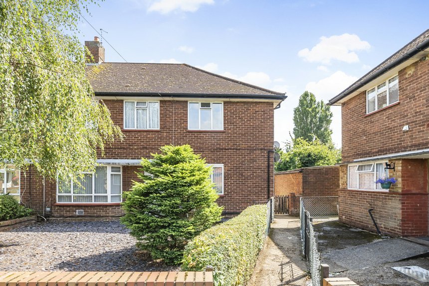 for sale bramble close london 34387 - Gibbs Gillespie