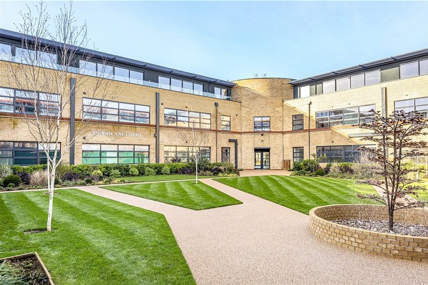 under offer heron drive london 34393 - Gibbs Gillespie