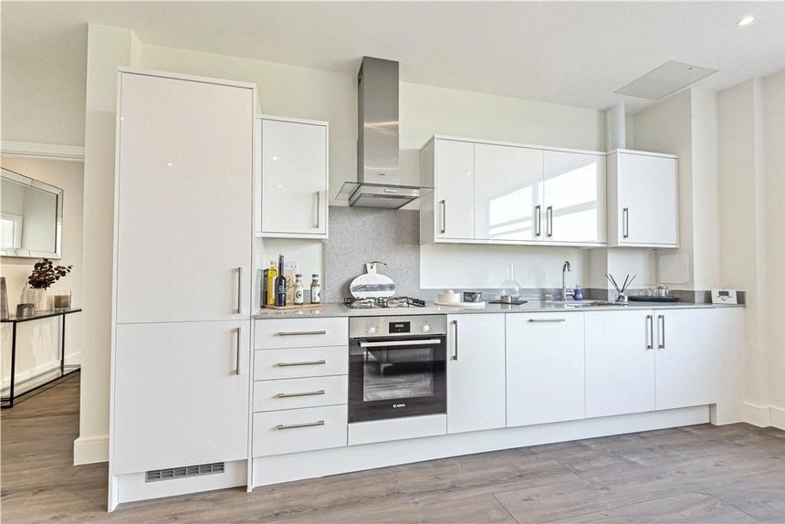 under offer heron drive london 34393 - Gibbs Gillespie