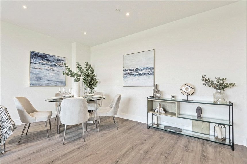 under offer heron drive london 34393 - Gibbs Gillespie
