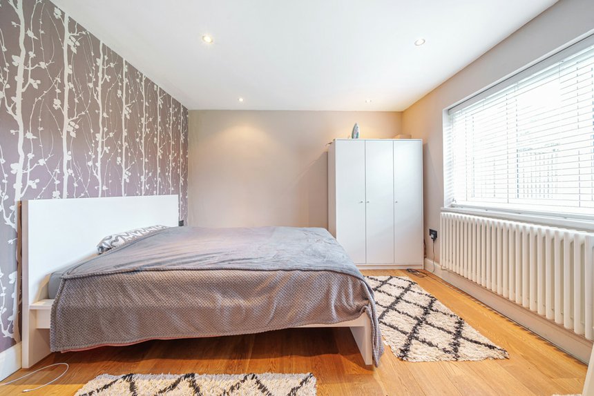 under offer st. peters road london 34397 - Gibbs Gillespie