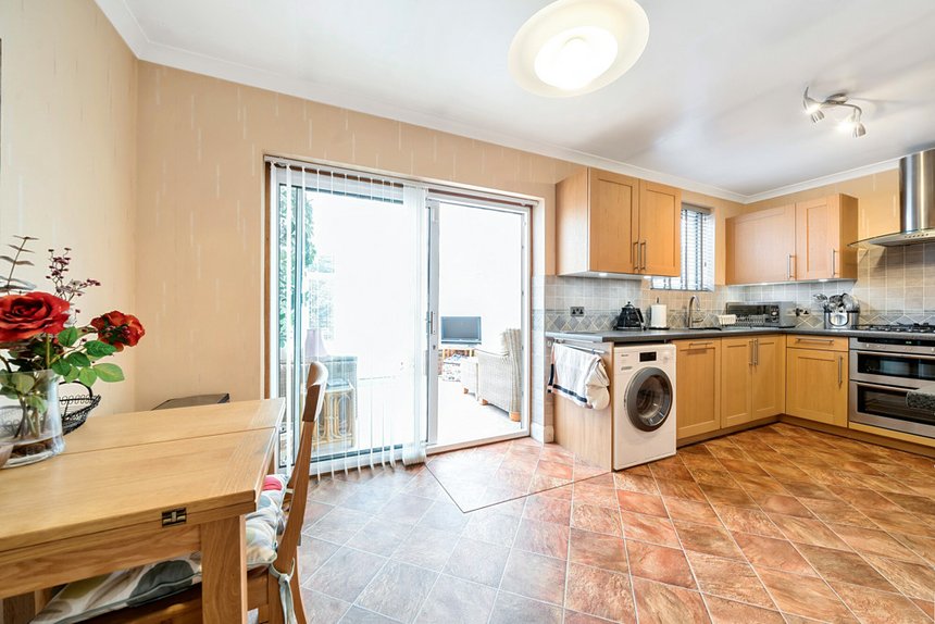 under offer hurstfield crescent london 34402 - Gibbs Gillespie