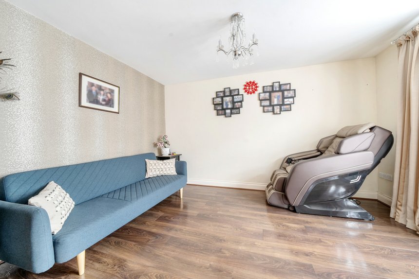 for sale frays avenue london 34406 - Gibbs Gillespie