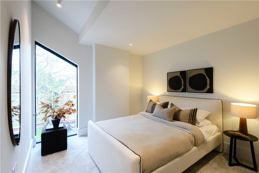 under offer ivy gardens london 34408 - Gibbs Gillespie