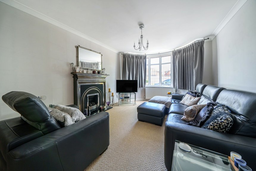 for sale ridge lane london 34429 - Gibbs Gillespie