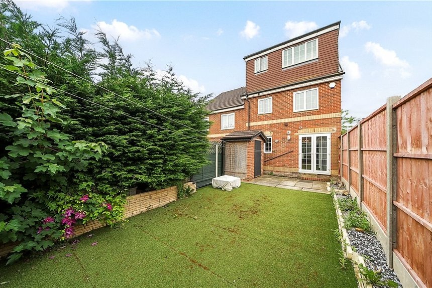 under offer shanklin gardens london 34445 - Gibbs Gillespie