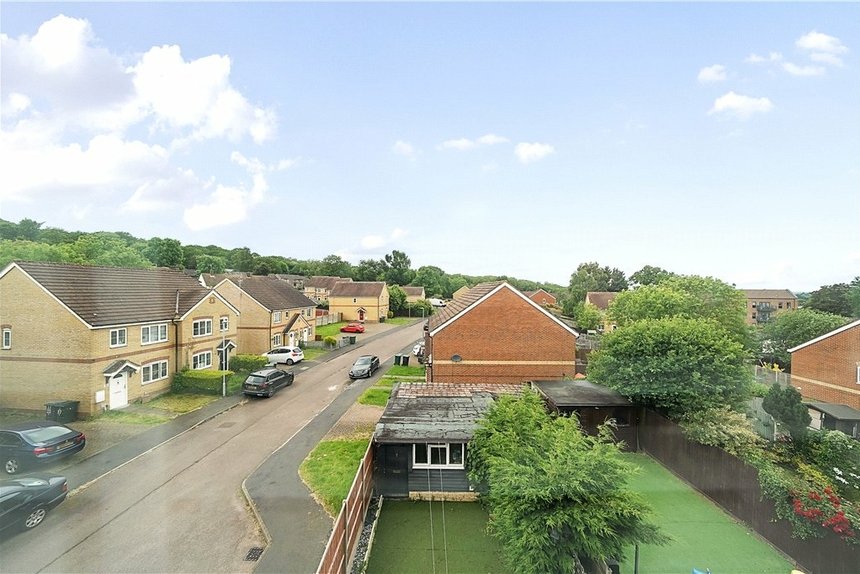 under offer shanklin gardens london 34445 - Gibbs Gillespie