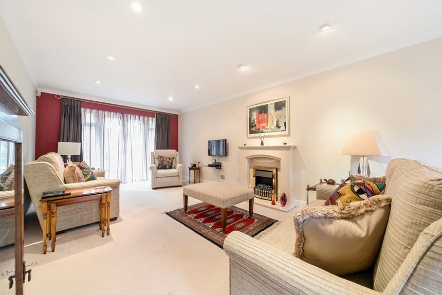 for sale harwood drive london 34450 - Gibbs Gillespie