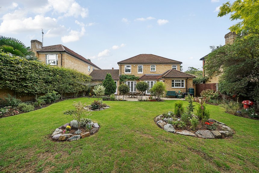 for sale harwood drive london 34450 - Gibbs Gillespie