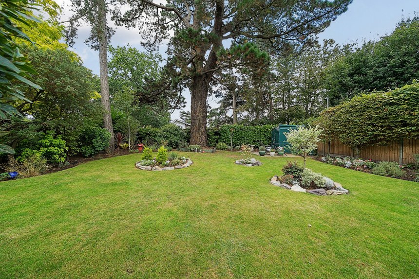 for sale harwood drive london 34450 - Gibbs Gillespie