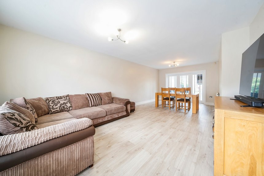 sold walnut way london 34459 - Gibbs Gillespie