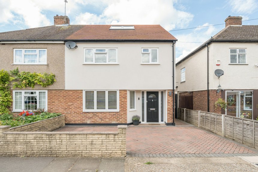 sold walnut way london 34459 - Gibbs Gillespie