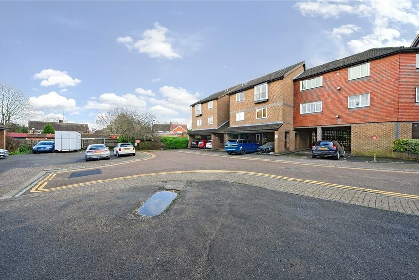 FlatApartment,studio for sale in Abbeyfields Close, London, NW10