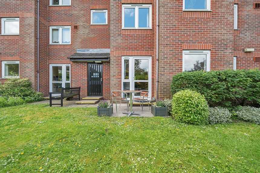 sold wood lane london 34470 - Gibbs Gillespie