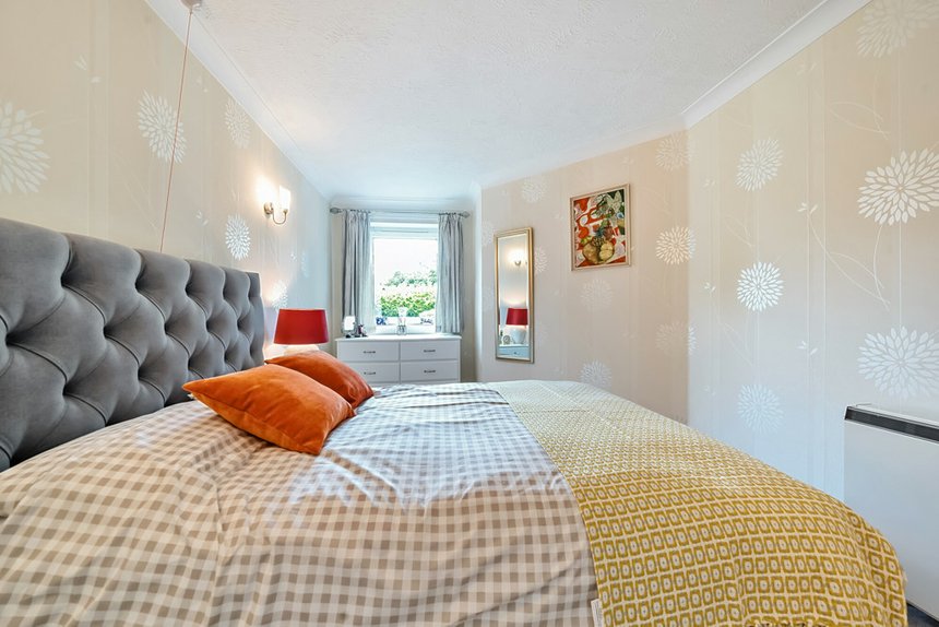 sold wood lane london 34470 - Gibbs Gillespie