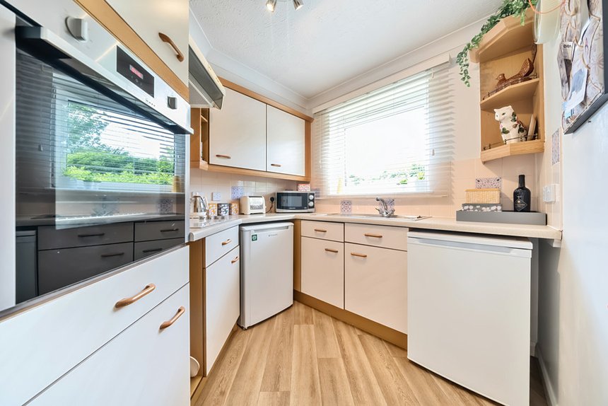 sold wood lane london 34470 - Gibbs Gillespie