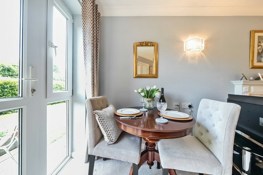 sold wood lane london 34470 - Gibbs Gillespie