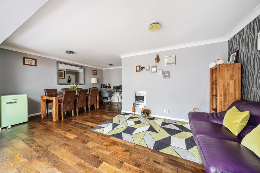 under offer turks close london 34499 - Gibbs Gillespie