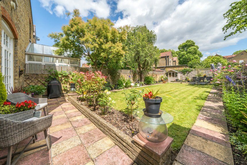 for sale colebrooke avenue london 34500 - Gibbs Gillespie