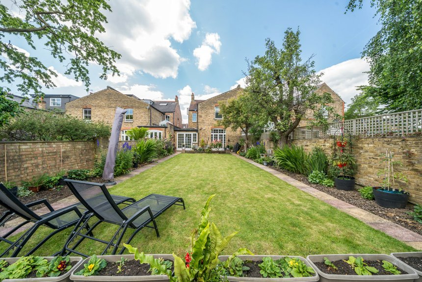 for sale colebrooke avenue london 34500 - Gibbs Gillespie