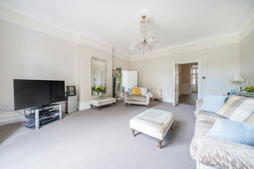 for sale colebrooke avenue london 34500 - Gibbs Gillespie