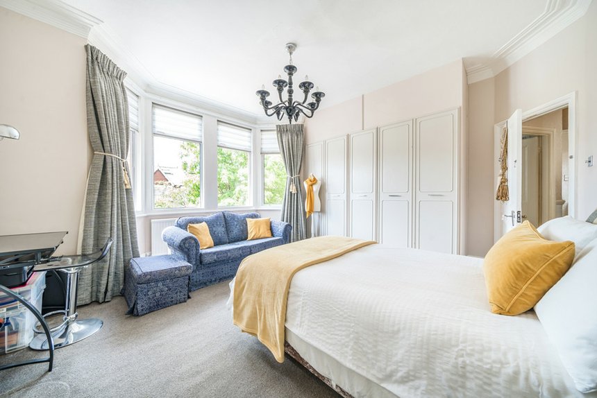 for sale colebrooke avenue london 34500 - Gibbs Gillespie