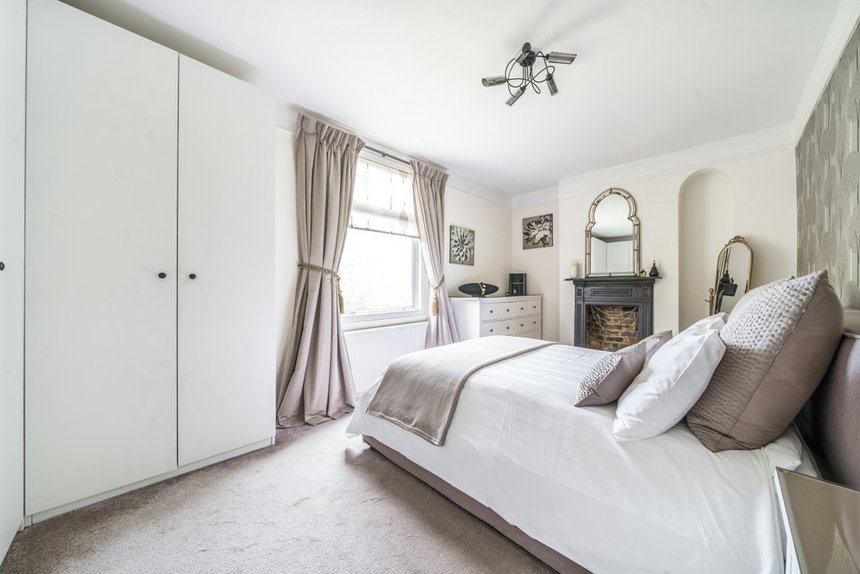 for sale colebrooke avenue london 34500 - Gibbs Gillespie