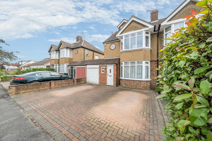 for sale winton crescent london 34504 - Gibbs Gillespie