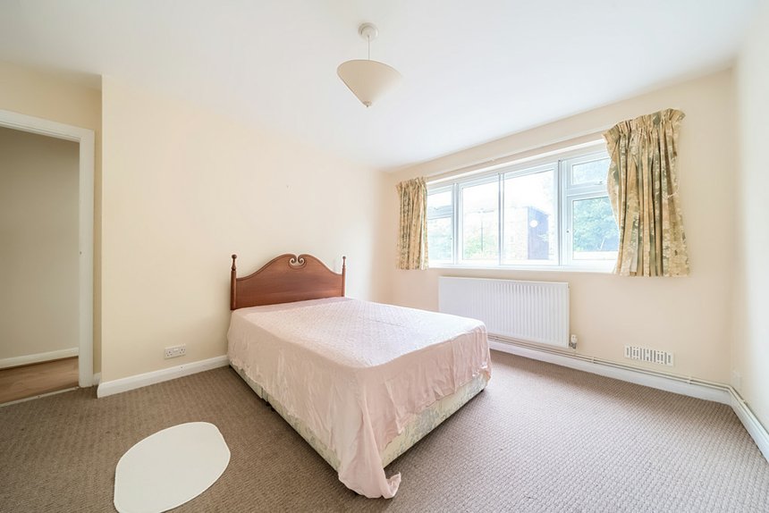 under offer grange road london 34509 - Gibbs Gillespie