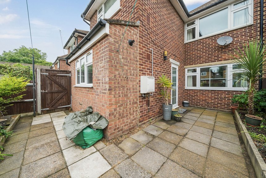 under offer grange road london 34509 - Gibbs Gillespie