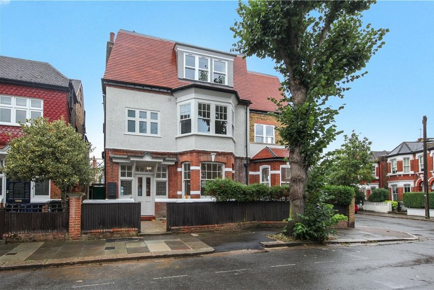 for sale hillcrest road london 34511 - Gibbs Gillespie