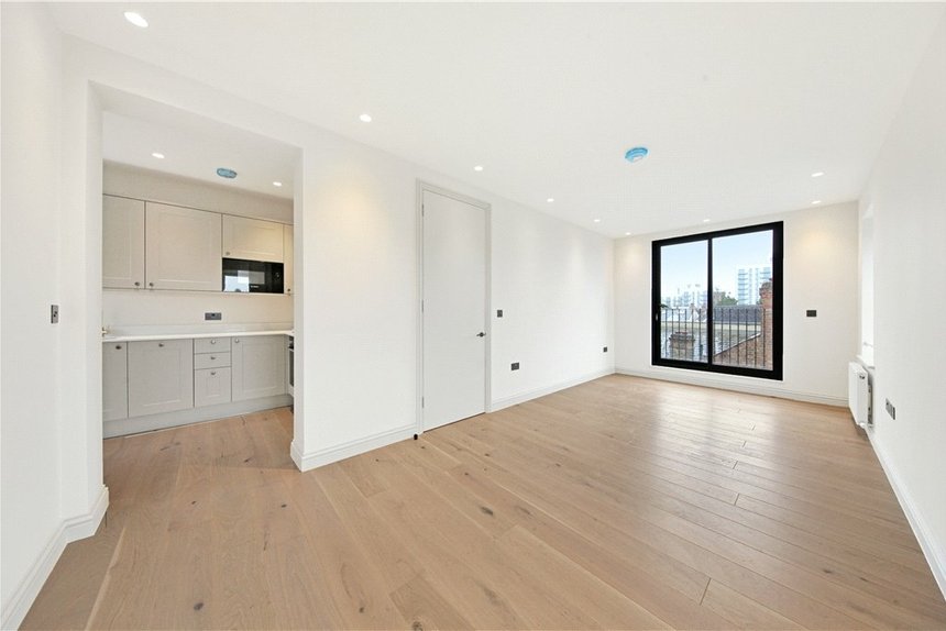 for sale hillcrest road london 34511 - Gibbs Gillespie