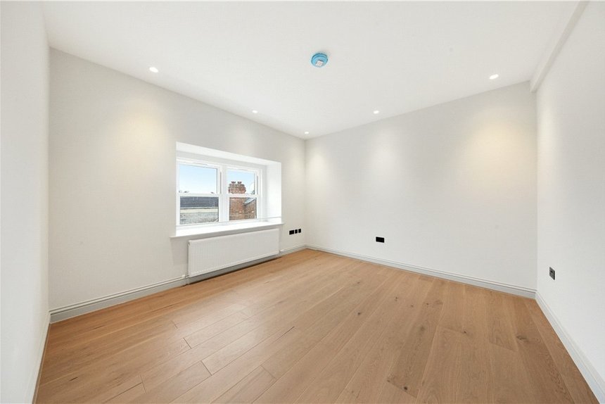 for sale hillcrest road london 34511 - Gibbs Gillespie