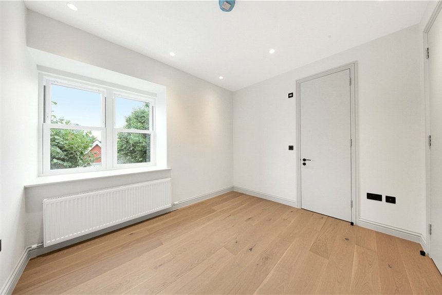 for sale hillcrest road london 34511 - Gibbs Gillespie