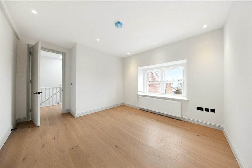 for sale hillcrest road london 34511 - Gibbs Gillespie