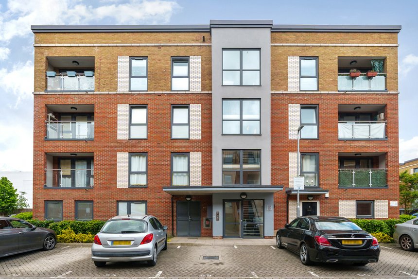 under offer arla place london 34516 - Gibbs Gillespie