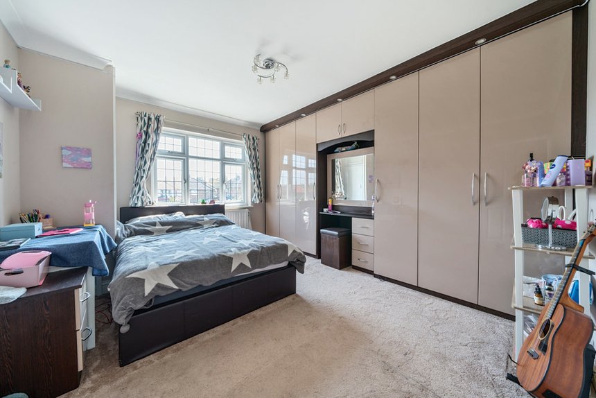 for sale moorfield road london 34525 - Gibbs Gillespie