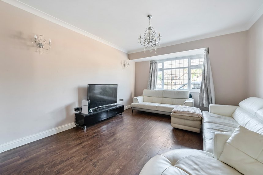 for sale moorfield road london 34525 - Gibbs Gillespie