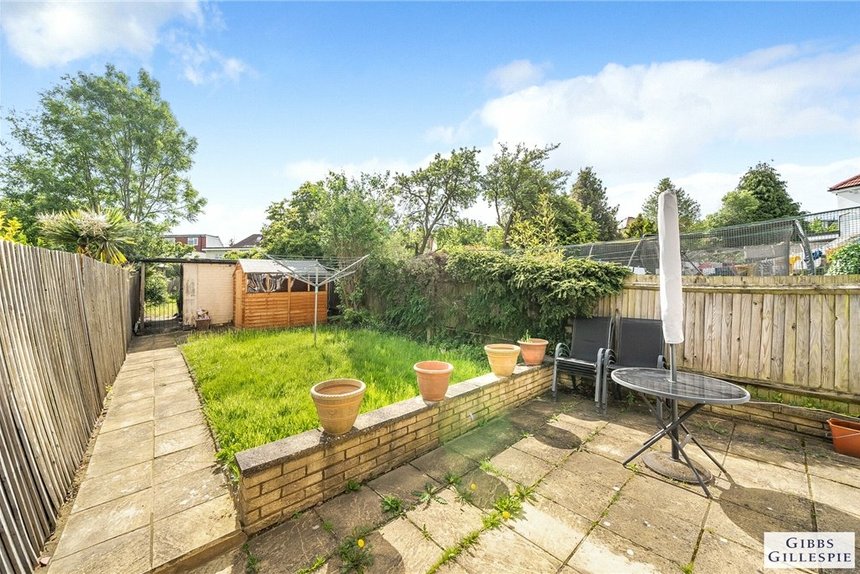 under offer hillside crescent london 34526 - Gibbs Gillespie